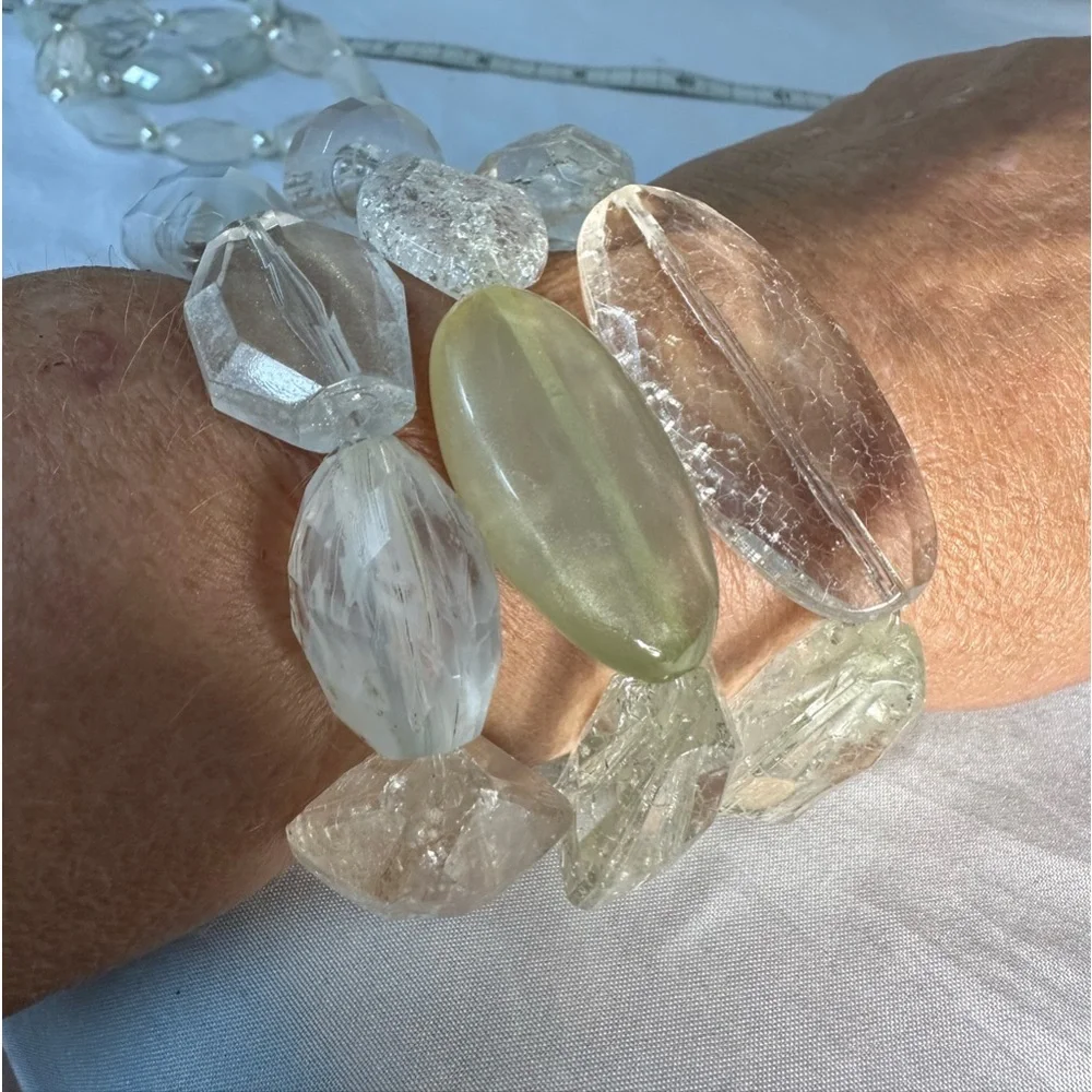 Five clear crackle style stretch chunky bracelets